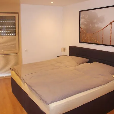 Ferienwohnung Krahnenbergblick Apartamento *